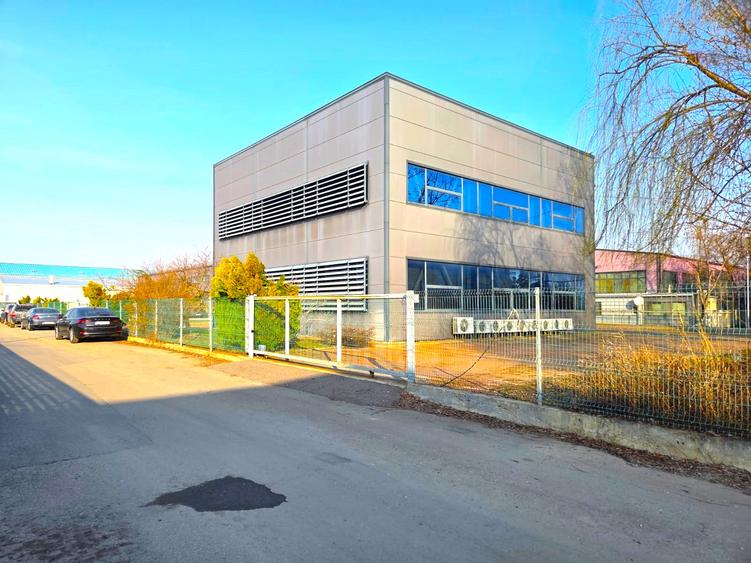 Proprietate top pretabil spatiu industrial cu teren 4000mp ,hala+birouri 1716mp