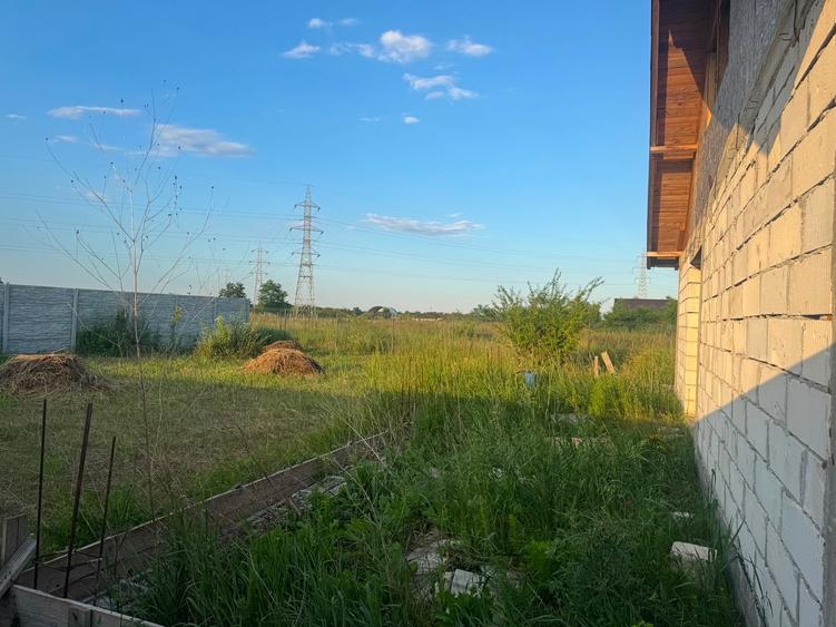 Casa Peris  zona Cocioc  (Nefinalizata) , langa terenul de Golf Bucharest