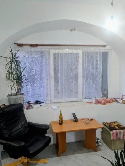 CI685 Piata Traian,casa 2 camere,Renovata