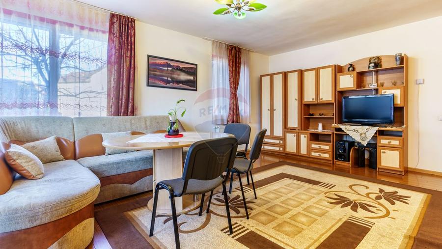 Apartament de vanzare, 2 camere, Str. Florilor Nr.186, Floresti