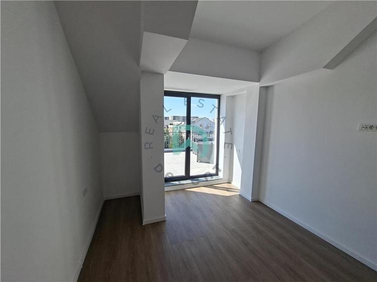 Apartament-penthouse 3 camere Pet Friendly Tractorul, 70 mp - Brasov
