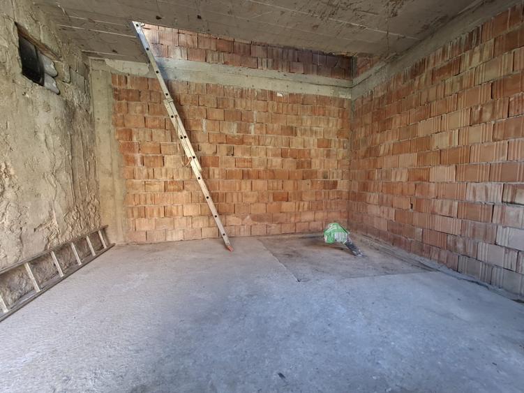 Casă P+M la roșu | 113,84 mp | 3 camere | Comision 0%”.
