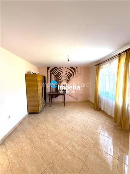 Vila 5 camere, 740 teren, asfalt , centru Horlesti  Iasi - 3