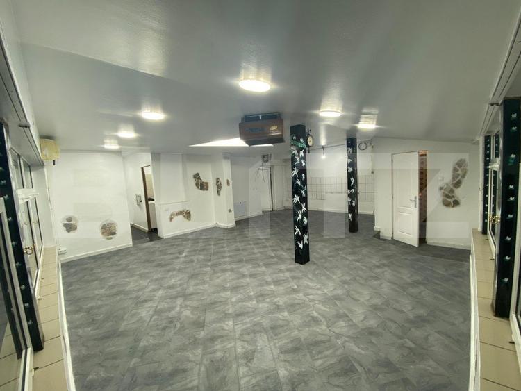 Spațiu comercial de vânzare, 2 incaperi, 70 mp, Bistrita
