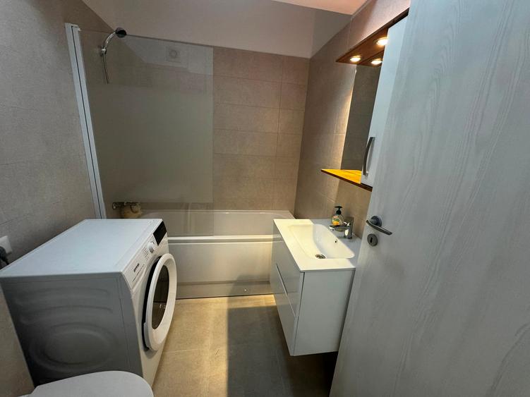 DE INCHIRIAT! Studio spatios 49mp, Metrou Berceni 5-10min