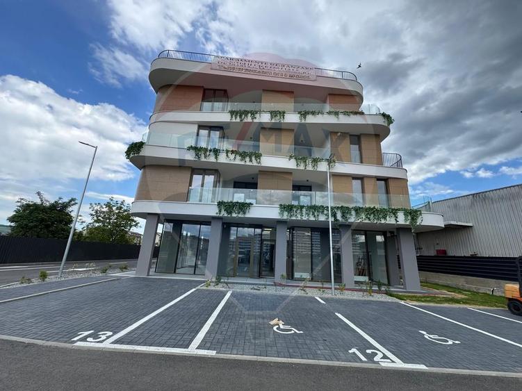 Spațiu comercial de închiriat –70 mp, bloc nou, zonă centrală Florești