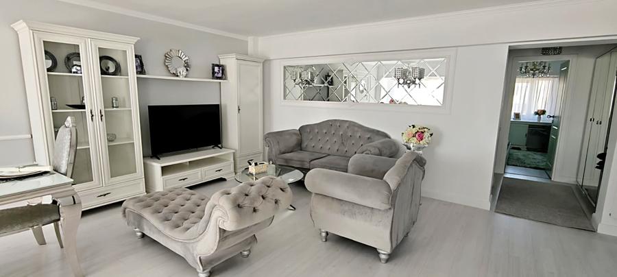 Apartament 3 camere , zona Decebal-Piata