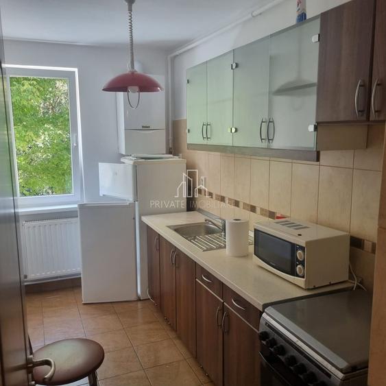Apartament 4 Camere Et. 1 De Inchiriat, Zona 7 Noiembrie
