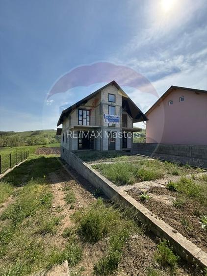Casă  cu 7 camere de vânzare Preutești jud Suceava - 12
