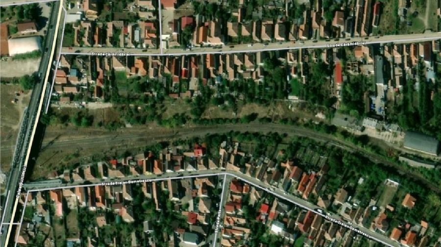 Teren intravilan 16.058 mp + 8 Spatii industriale/depozitare Sibiu zona Pia