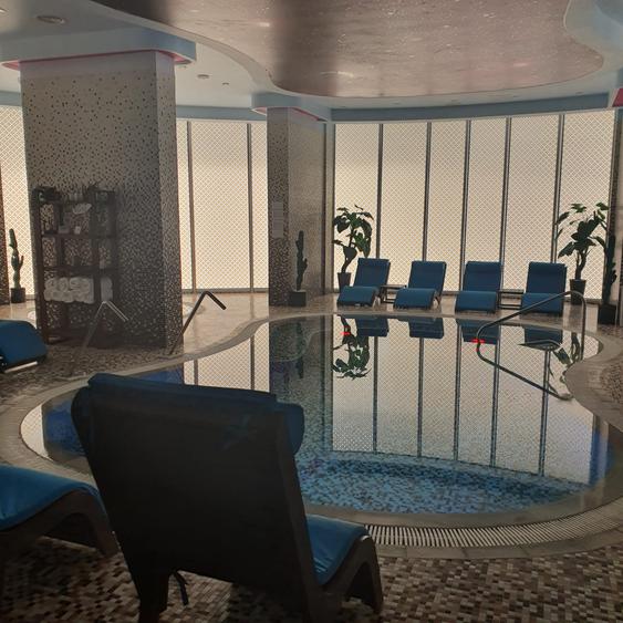 Complex White Tower, Mamaia, studio mobilat si utilat lux de vanzare