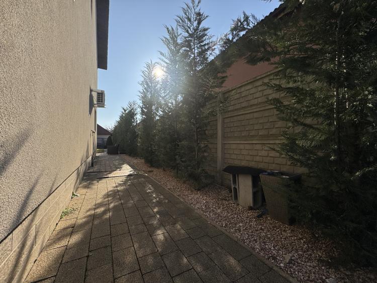 Duplex 4 camera, 120mp utili, 330mp teren-Mosnita Noua
