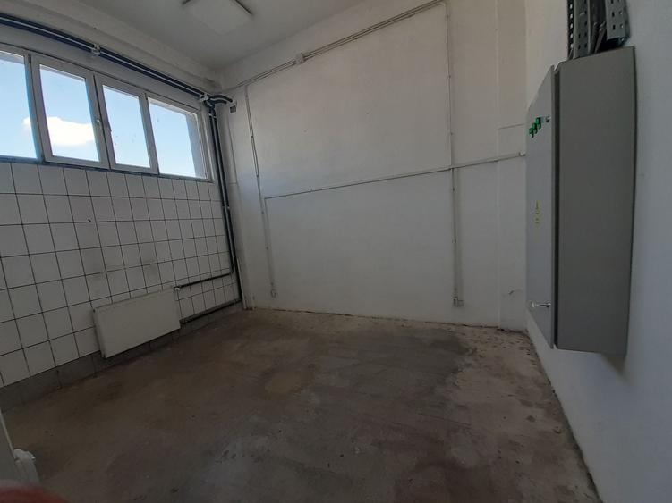 Hala 1336mp, in Pipera, in apropiere de giratoriu