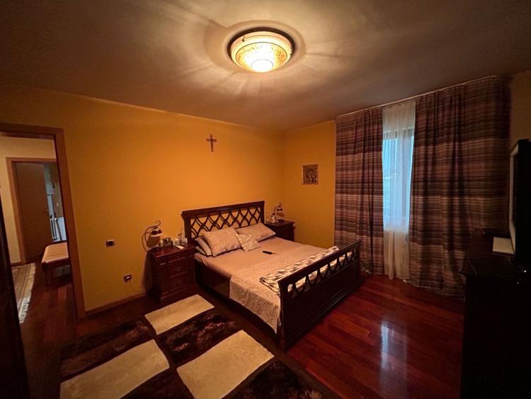 Casa individuala, 6 camere, 300 mp, 1100 mp teren, Prof Ioan Rus