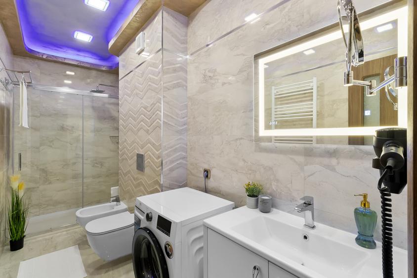 Complex RIF, Apartmente de inchiriat zona Mall Coresi, 2 camere cu 2 bai, 93 mp