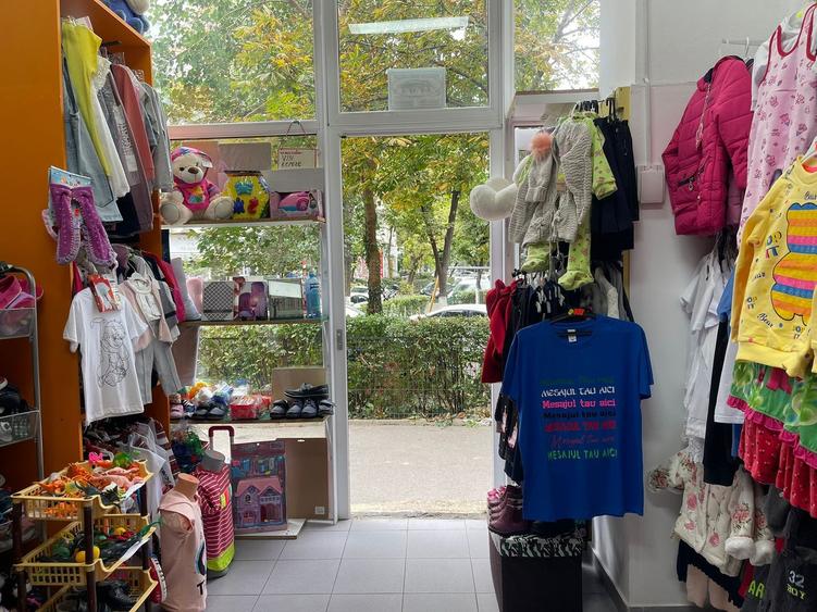 Spatiu Tineretului 20mp vitrina 3m vad comercial intens
