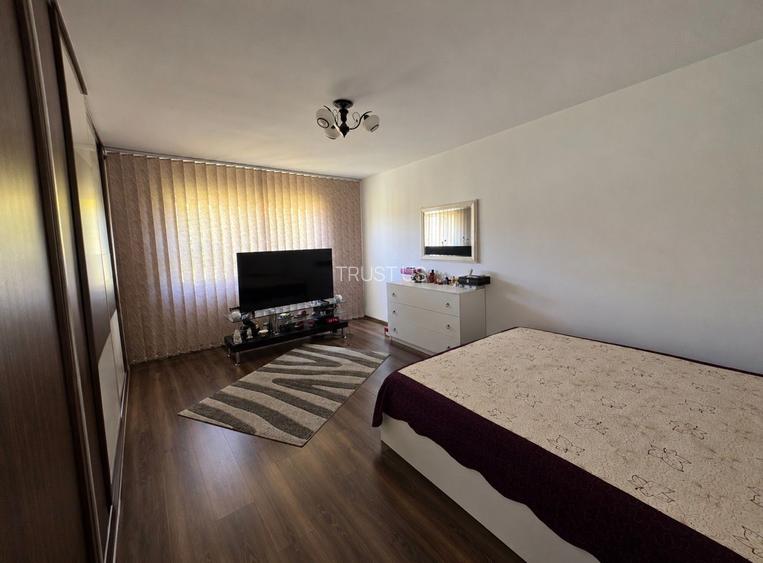Comision 0% APARTAMENT 3 CAMERE DE VÂNZARE CALEA LIPOVEI