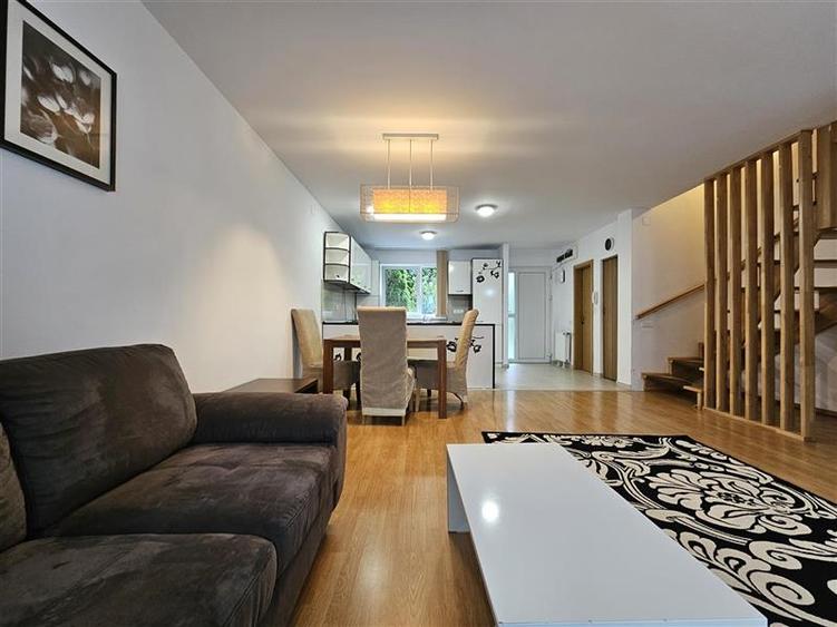 Casa cu 4 camere de inchiriat in Green Valley