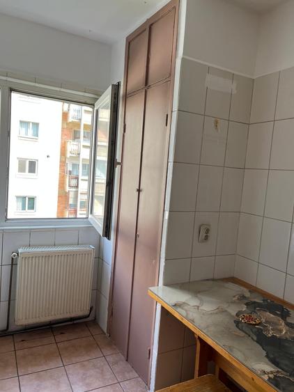 Apartament 4 camere, zonă centrală, Ploiești