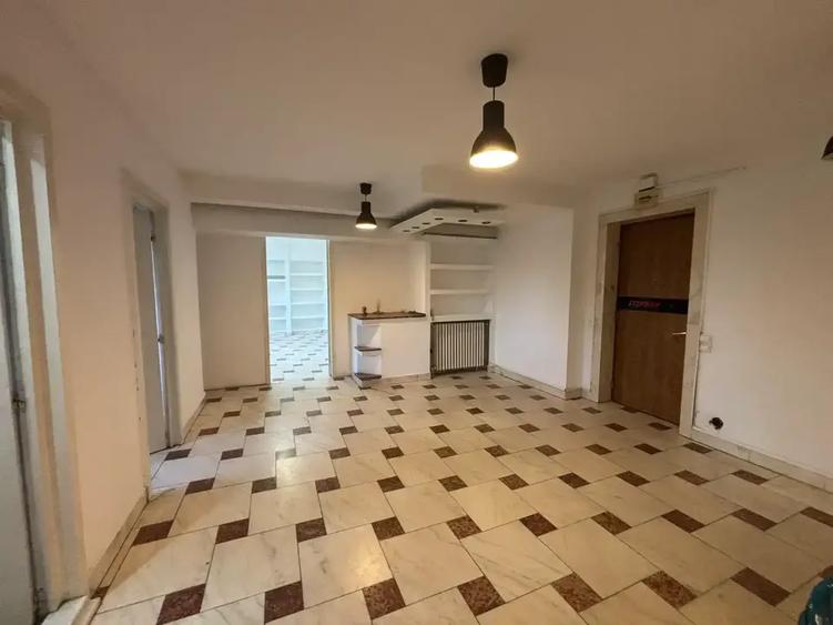 Apartament 2 camere 70 mp Rond Alba Iulia Pretabil Birouri Nemobilat