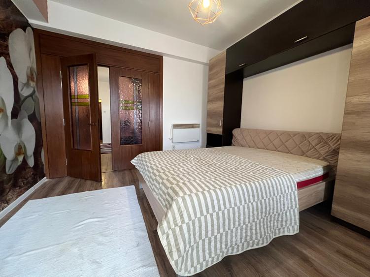480€, metrou. Piata Universitatii