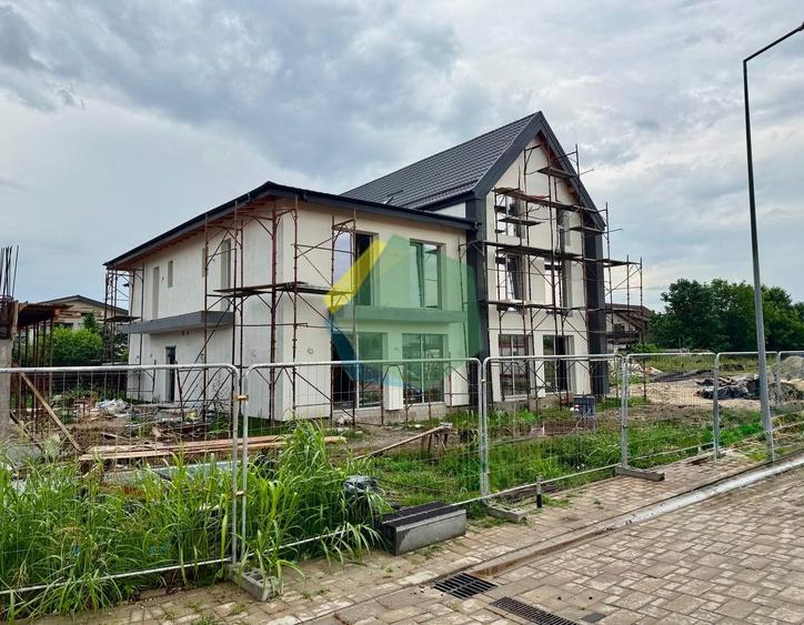 Vilă Duplex Otopeni/Metrou la 900 m/Spatioasa