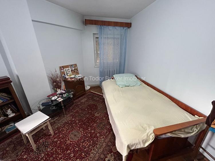 Apartament 3 camere, etaj 1 - zona Centru - 4