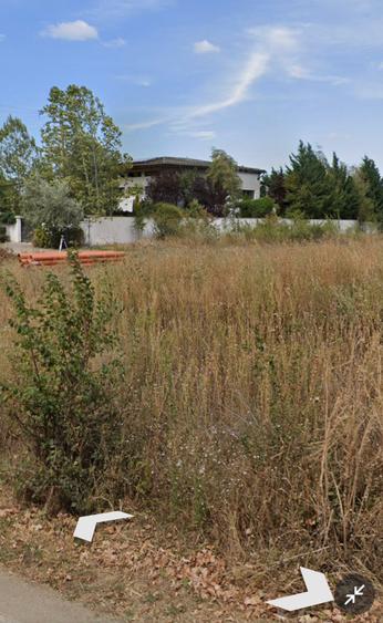 TEREN GENEROS PE LAGUNA ALBASTRA CU DESCHIDERE LA LAC