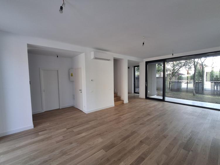 Townhouse 4 rooms, District 1, The Meadows, Grivita Lake, North