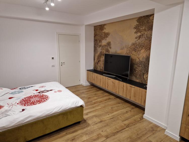 Apartament 3 camere, 110 mp, zona Cornitoiu