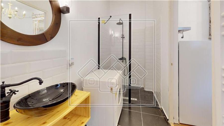 Ap. cu 2 camere si 20 mp de gradina, mobilat, Zona Centrala