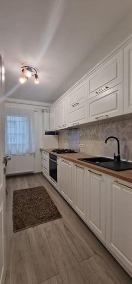 Apartament 2 camere etaj 1 bloc nou zona Parc ( Varnav)