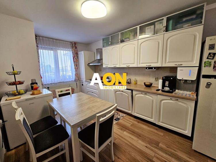1/2 Duplex, 4 camere, 342 mp teren, strada asfaltata, Cetate
