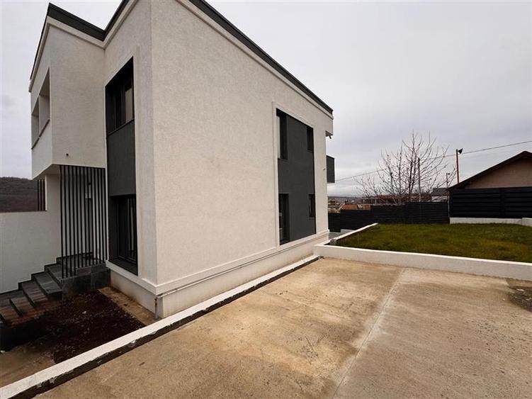 Duplex in rediu, intabulat