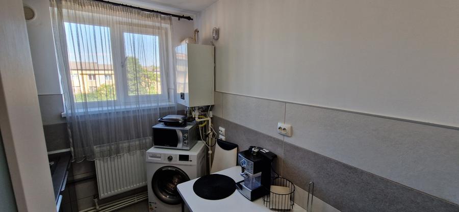 Apartament 2 camere, decomandat, 56 mp, zona Centrala Bals