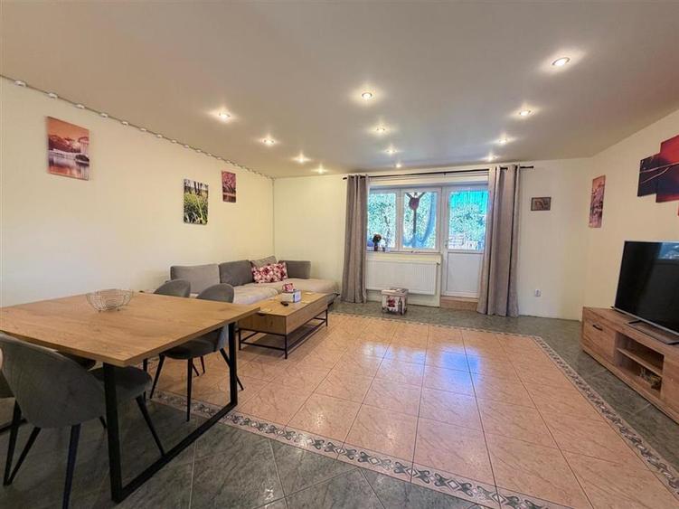 Apartament la casa 3 camere zona Gusterita