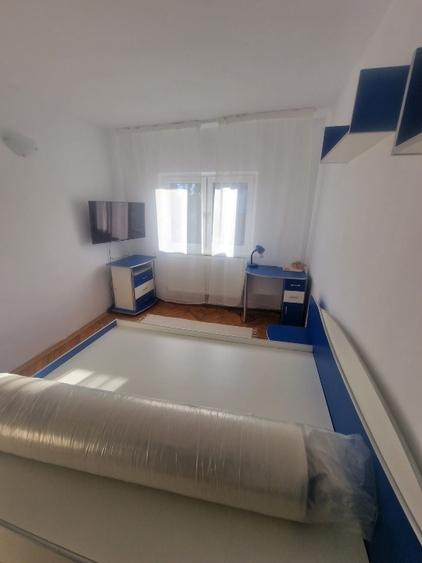 Proprietar inchiriez apartament cu 2 camere