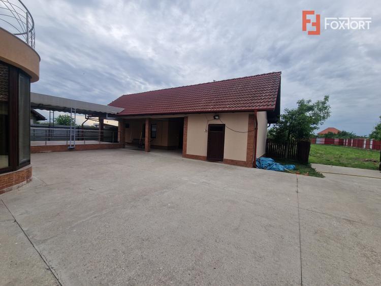 Casa individuala de vanzare cu 5 camere si teren de 2543 mp - Izvin