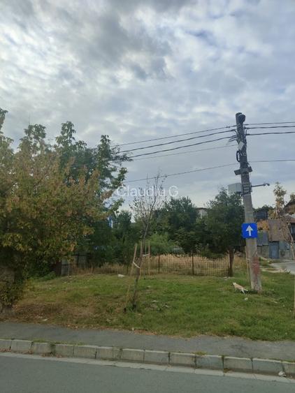 Teren cu deschidere la lacul Plumbuita