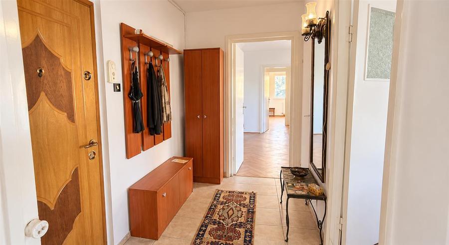 Apartament 3 camere | 67 mp | 2 balcoane | Etaj 3/4 | Astra Brasov