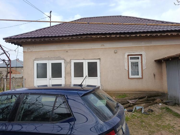 Casa de vanzare CELARU-APELE VII Dolj teren 8481 mp