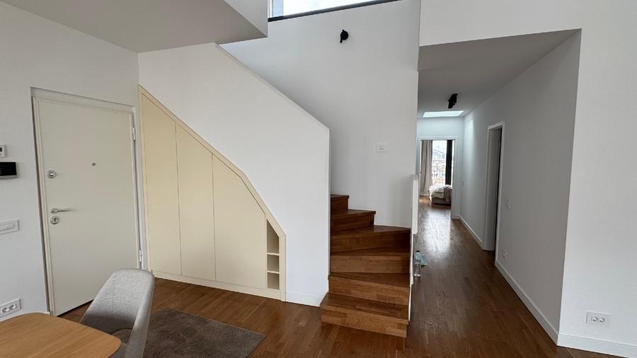 PENTHOUSE EXCLUSIVIST - MOBILAT - GATA DE MUTARE