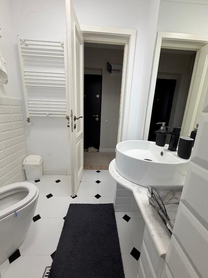 Inchiriez apartament 2 camere, perioada minima 1 an