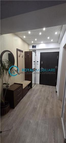 Royal Imobiliare - Vanzare apartament 3 camere zona Albert