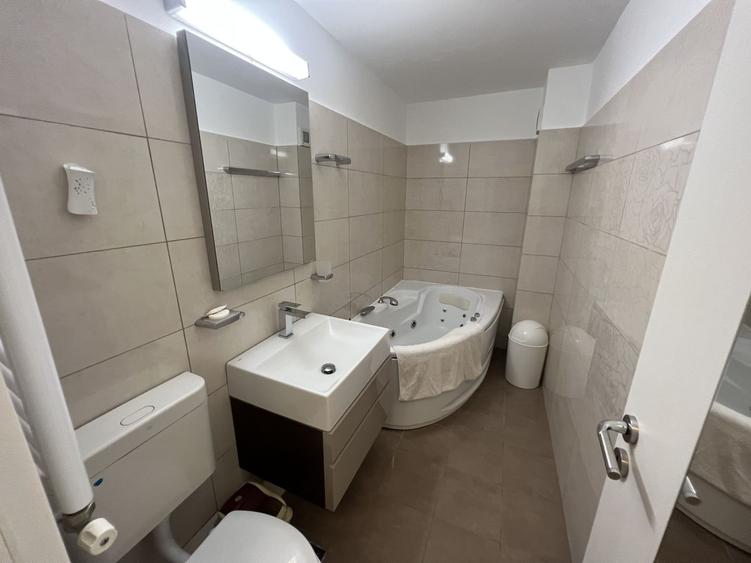 Apartament Lux 4 camere metrou loc parcare