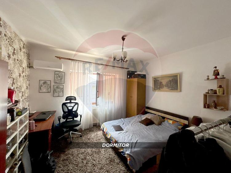 Casă individuala, cu 6 camere 250m2/ 423m2 teren zona parc Baia Mare