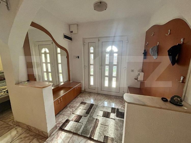 Casa de vanzare , 258 mp utili + 418 teren, zona Closca