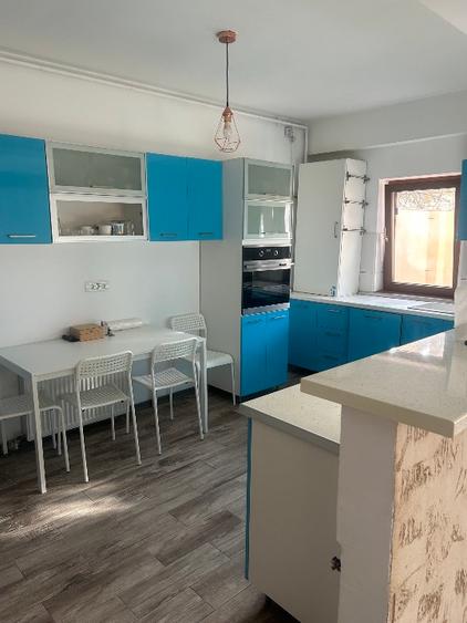 Apartament spatios 75mp plus terasa 75 mp plus boxa in demisol 25 mp