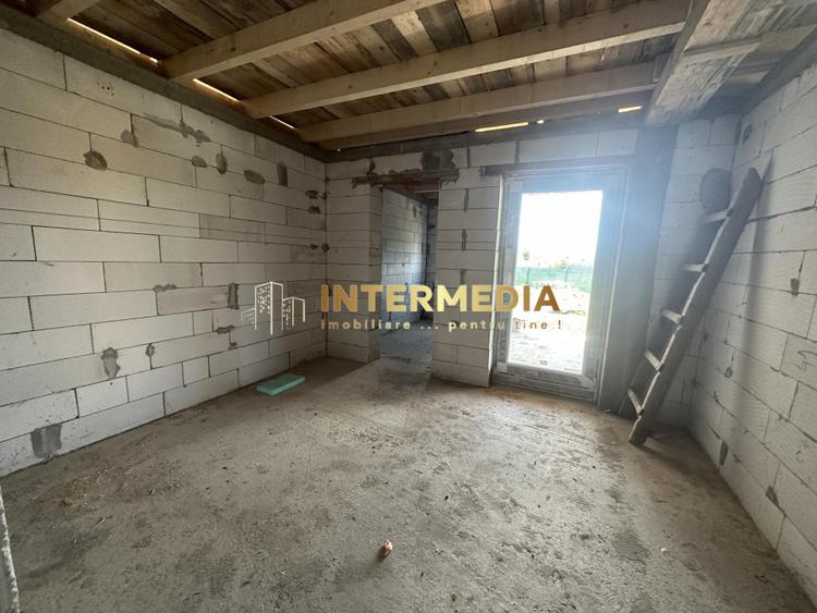 Casa in Rosu Teren 570 mp sau 1134 mp Terasa mare imprejmuit Barabant Alba