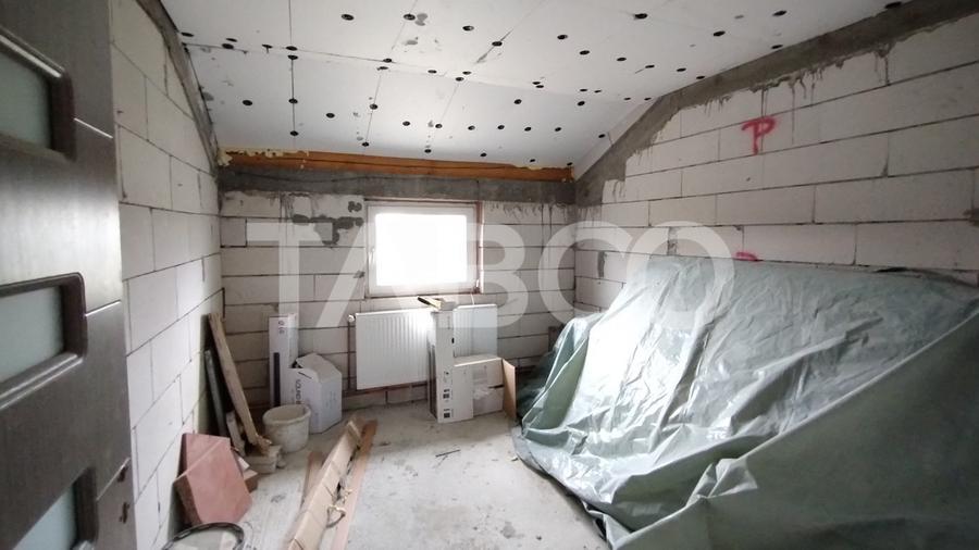 Afacere si locuinta cu teren de 1450 mp de vanzare in Rausor